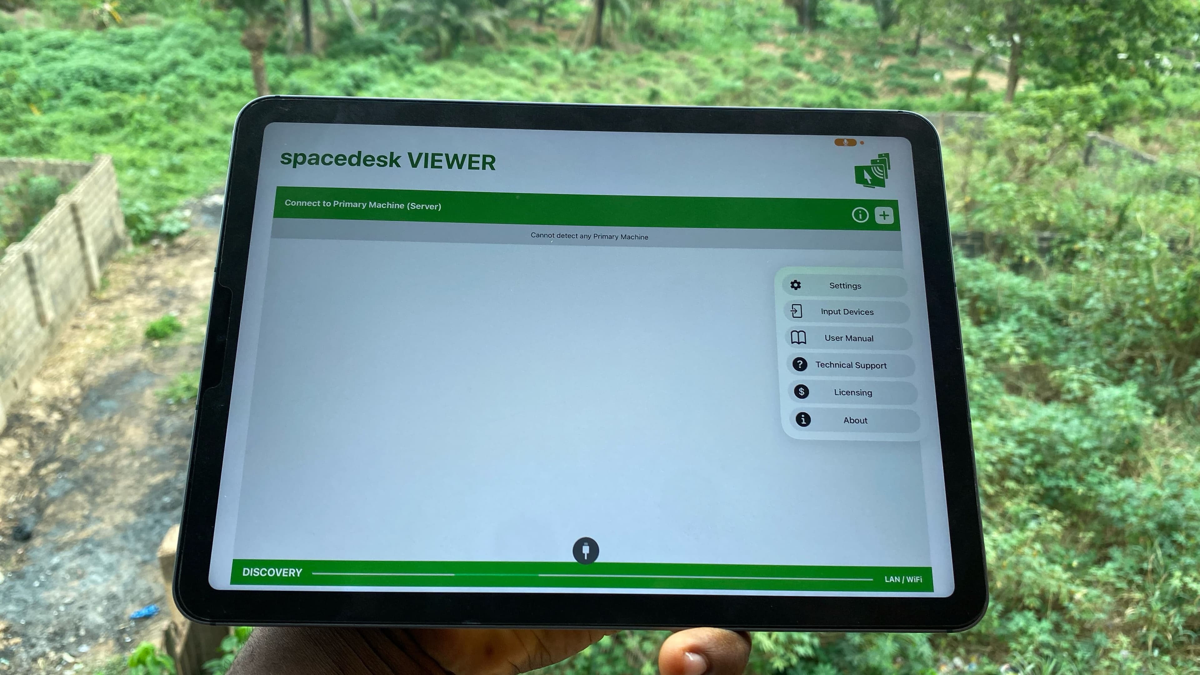 SpaceDesk workspace on iPad