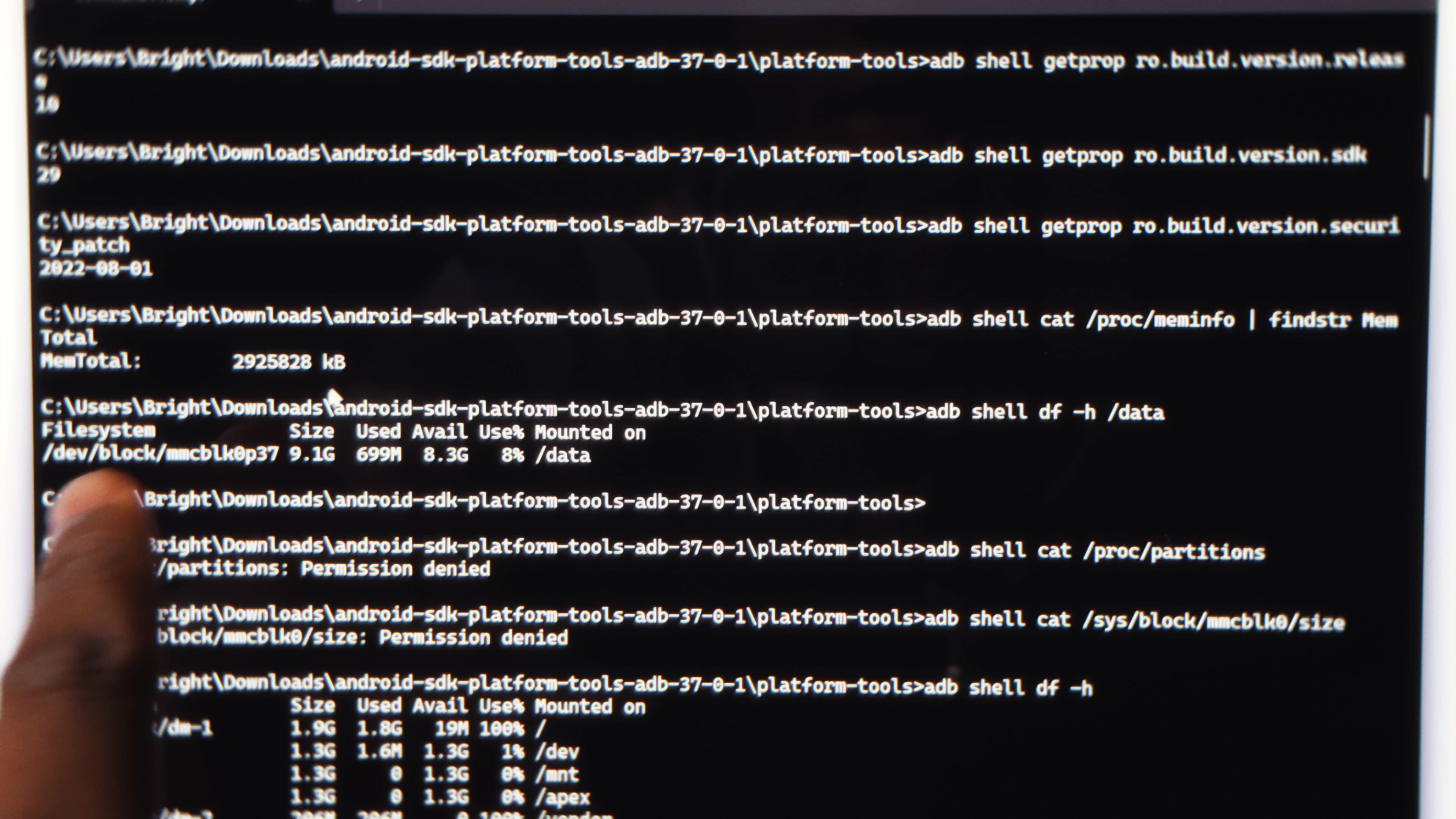 Terminal showing the usable internal data storage reported by Android